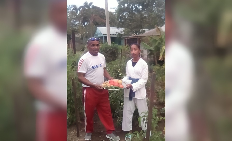 Taekwondoca cubana recibe como premio tomates y cebollas en Guantánamo (13)