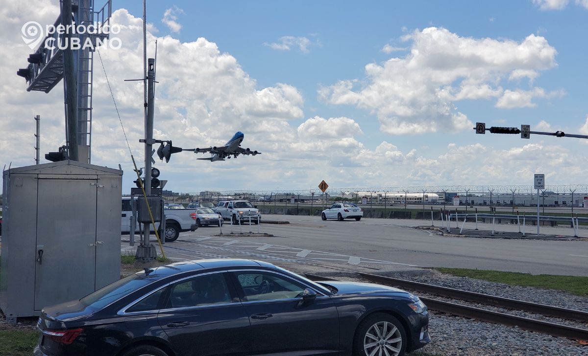 Cubano interrogado en el aeropuerto de Miami