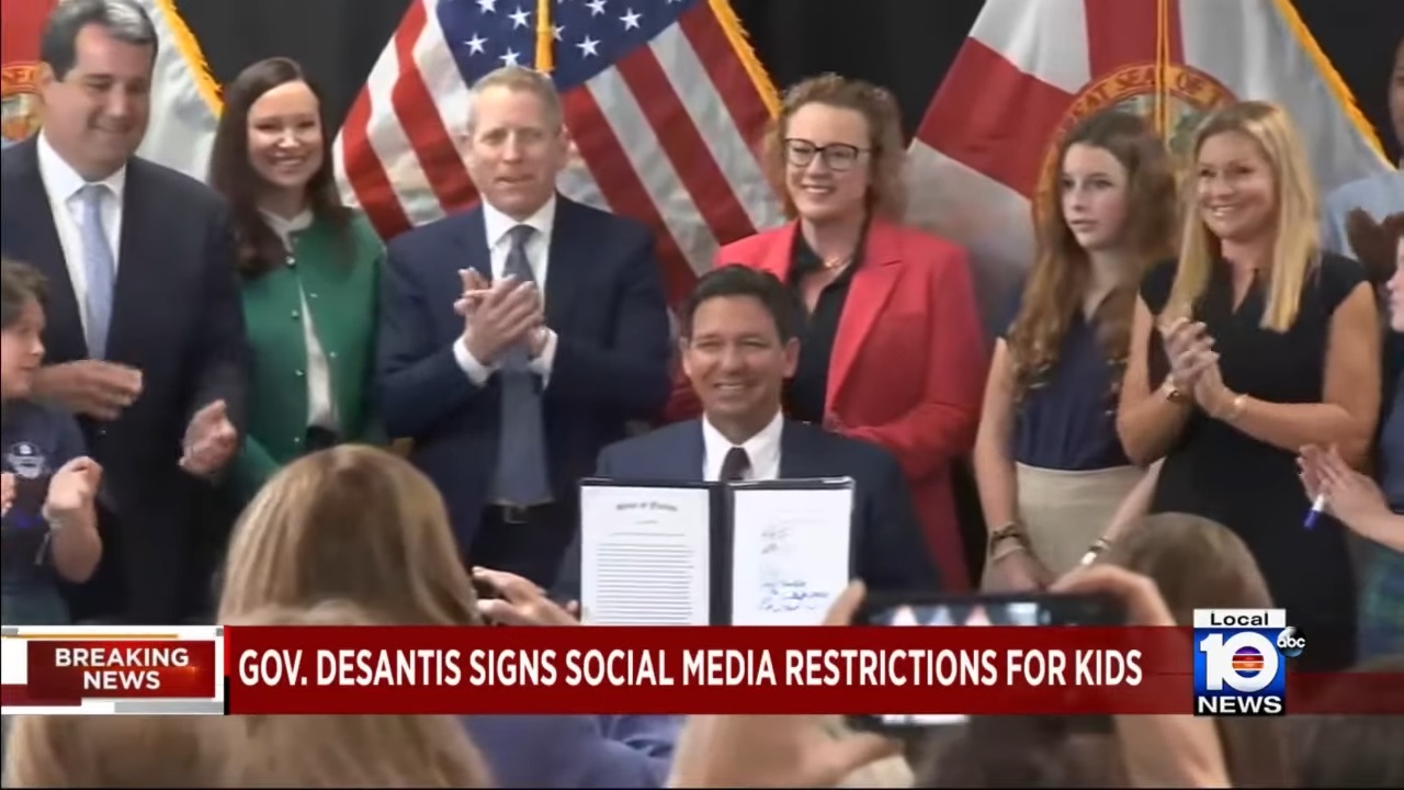 DeSantis firma ley para prohibir redes sociales a menores de 14 años en Florida 5