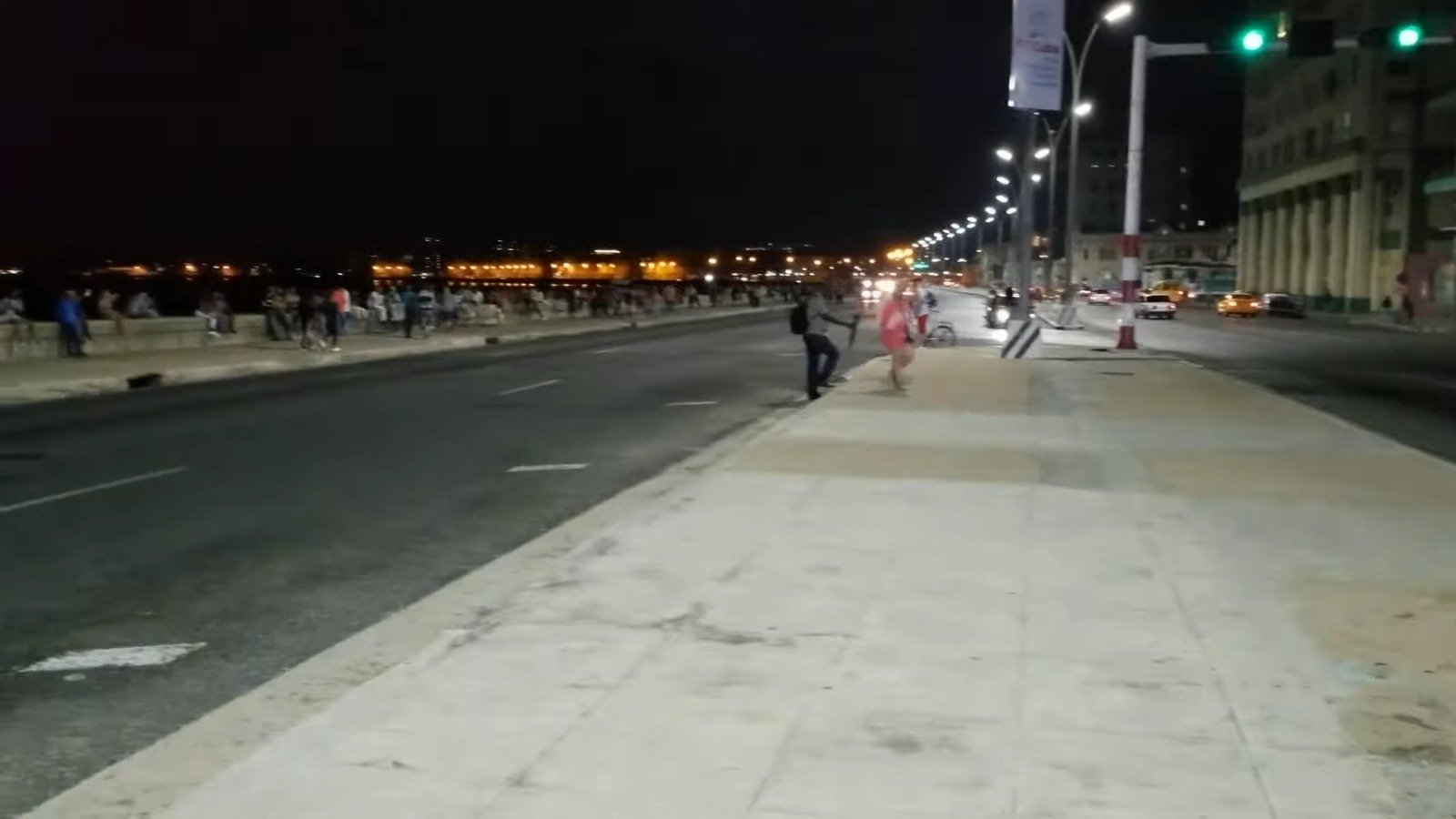 Empresa militar rusa entrega 18 mil farolas LED para alumbrado público en La Habana