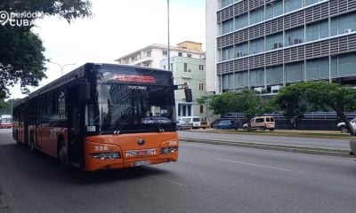 Fotografía antigua del transporte público en La Habana desata polémica en redes sociales