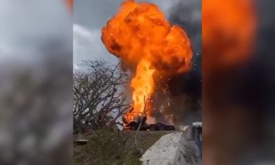 Impresionante explosión de un camión en una carretera de La Habana