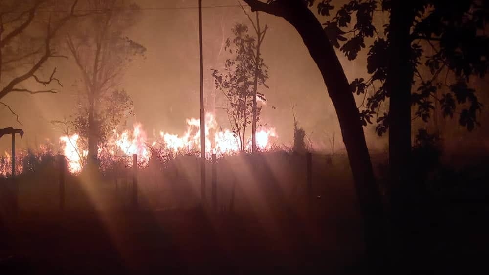 Incendio de grandes proporciones desata las alarmas en la periferia de Santa Clara