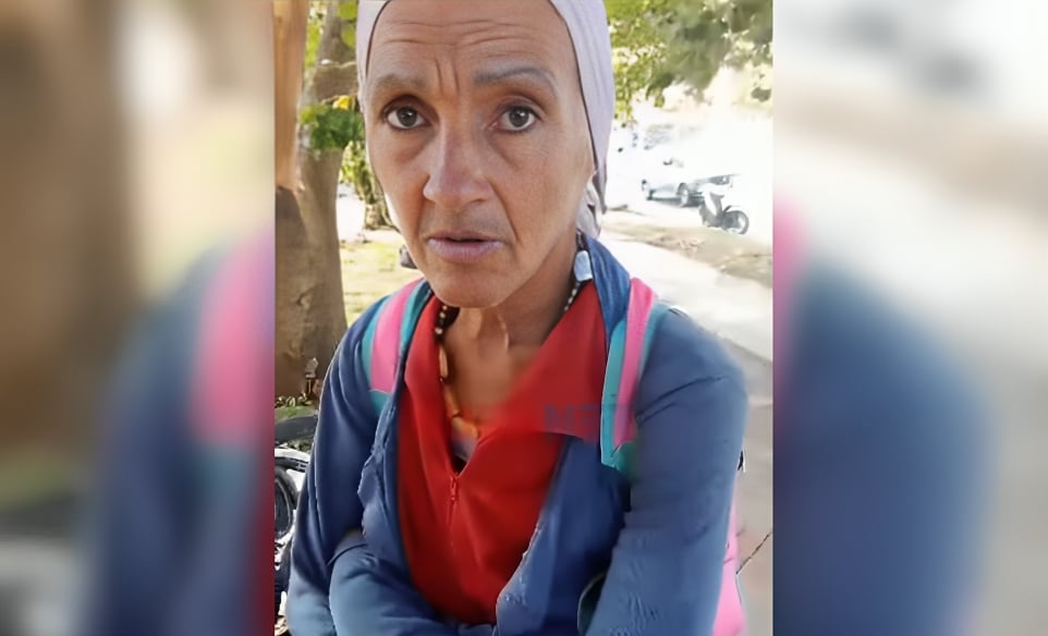 Anciana sin hogar es reprendida en La Habana por mostrar el cartel “No tengo comida” (1)