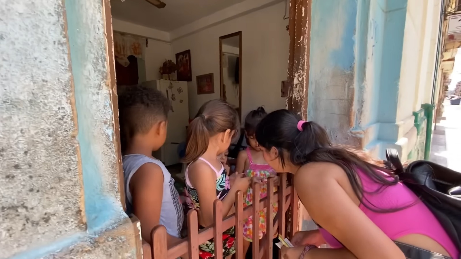 Banco Central de Cuba pide fomentar el ahorro en los niños dándole una paga fija mensual