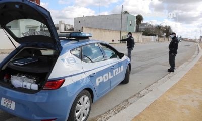 Cubano anda desnudo por las calles de Italia y la policía lo detiene