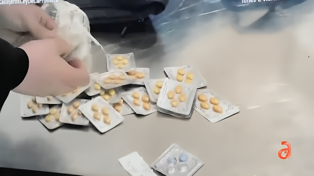 Cubano multado en aeropuerto de Madrid por llevar más de 200 pastillas de viagra sin receta (1)