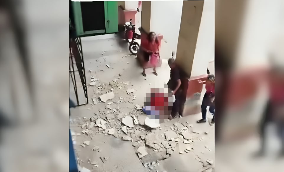 Derrumbe parcial en un portal de La Habana deja inconsciente a una mujer (1)