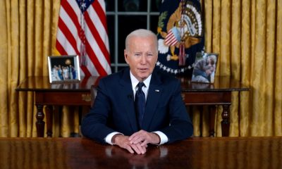 Niños de EEUU le muestran el dedo del medio a Biden durante su campaña electoral