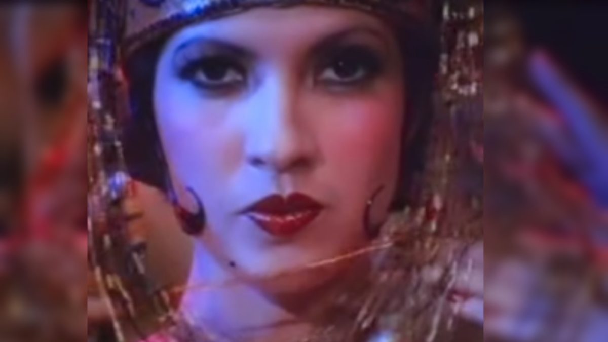 Beatriz Valdés-La Bella de la Alhambra