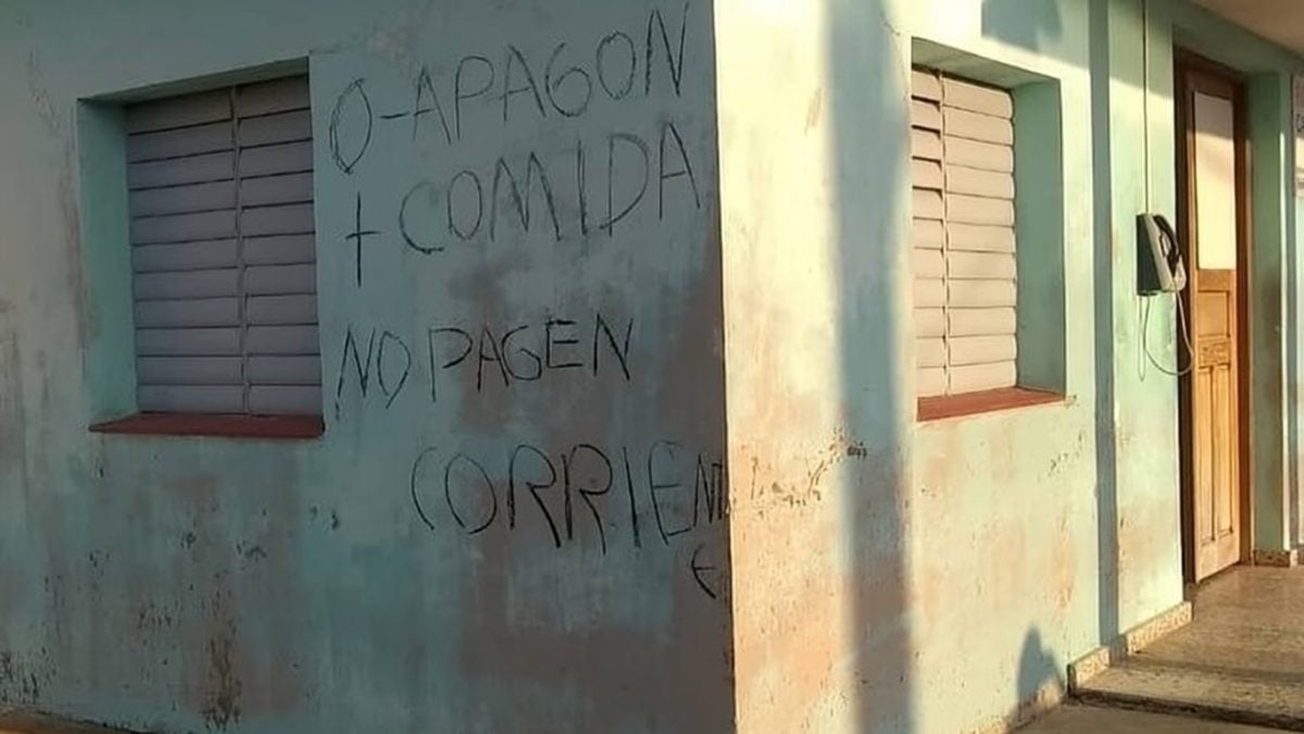 Carteles en Matanzas contra el régimen