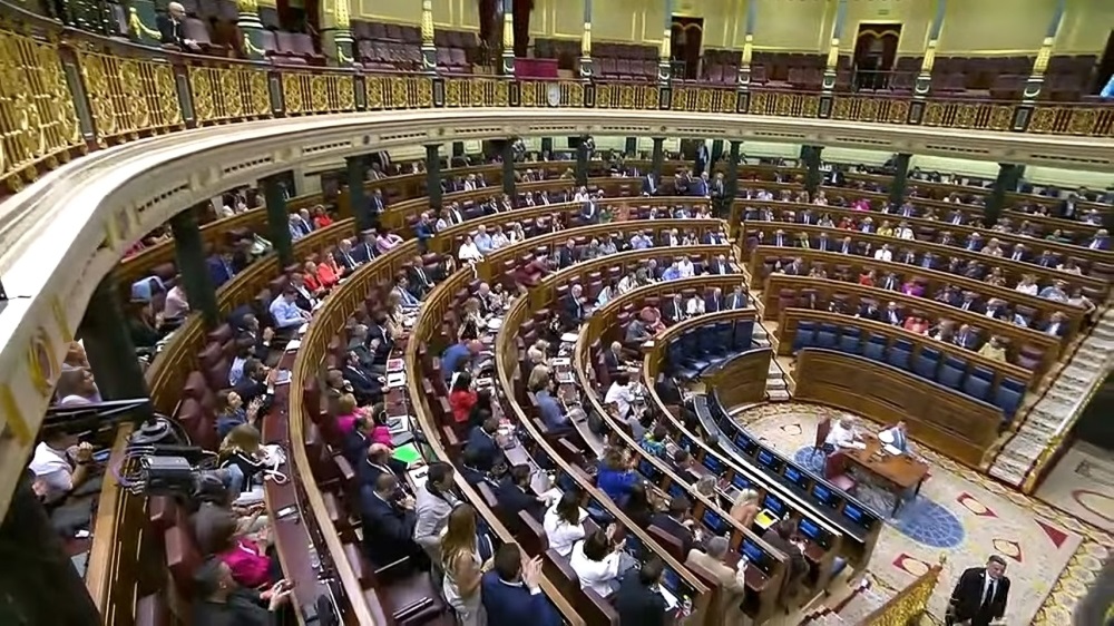 Congreso español aprueba propuesta para enviar leche en polvo a Cuba (13)