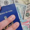 Cubano logra la residencia permanente (Green card) después de 30 años de espera