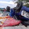 Desperdician decenas de sacos de harina de trigo tras accidente de camión de carga en Las Tunas