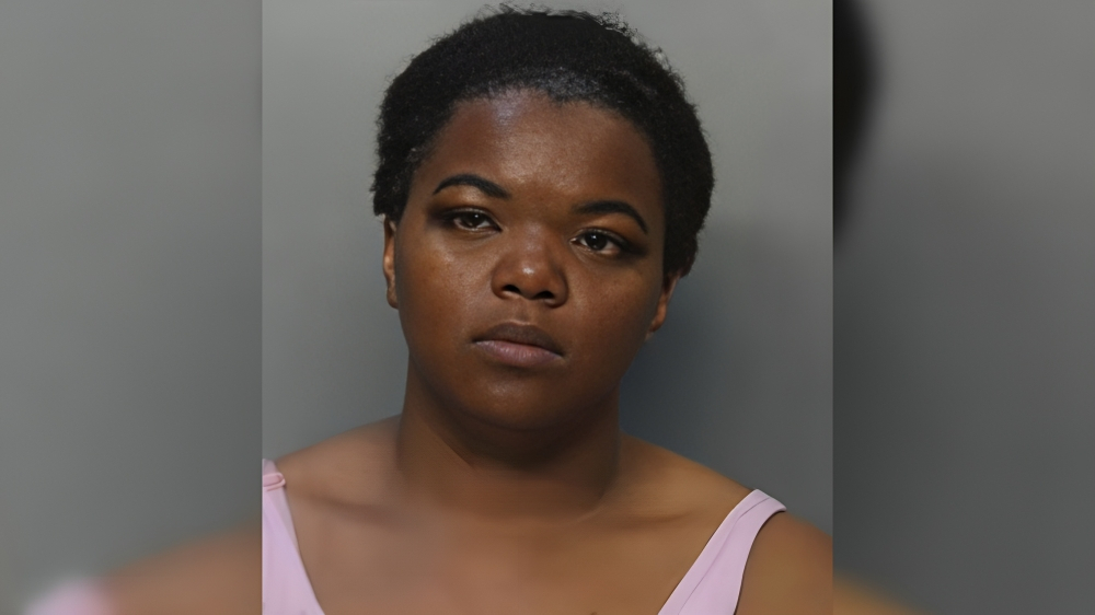 Mujer detenida en Hialeah por presunta negligencia contra sus dos hijos (1)
