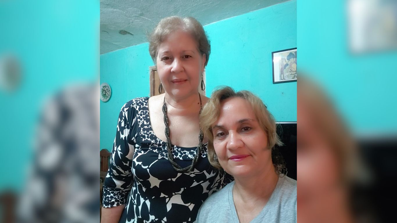 Alina Bárbara López y Jenny Pantoja sufren una golpiza camino a una protesta pacífica en La Habana