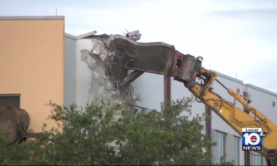 Comienza la demolición del edificio donde ocurrió la masacre de Parkland (1)