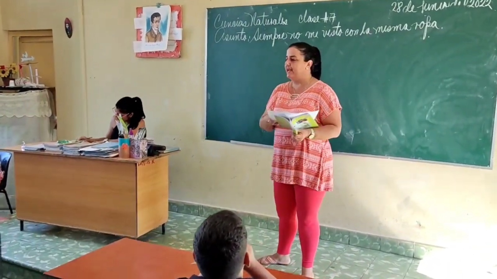 Profesores rusos llegarán a Cuba para impartir clases con libros de textos hechos por el Kremlin