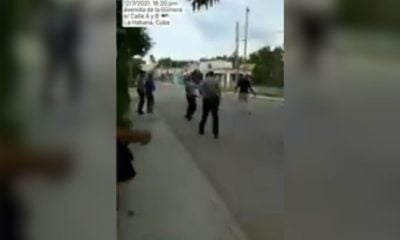 Revelan nuevas imágenes de la represión contra manifestantes del 11 de julio de 2021