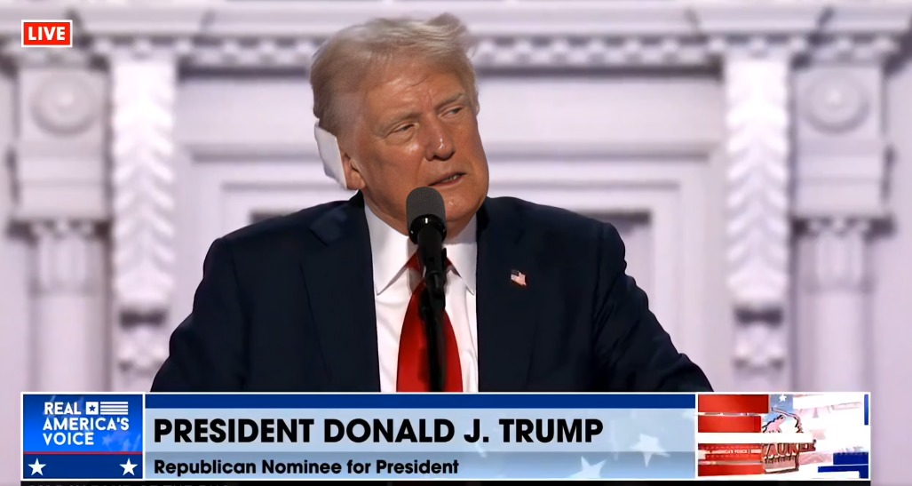 Trump promete eliminar impuestos sobre propinas para trabajadores de servicios