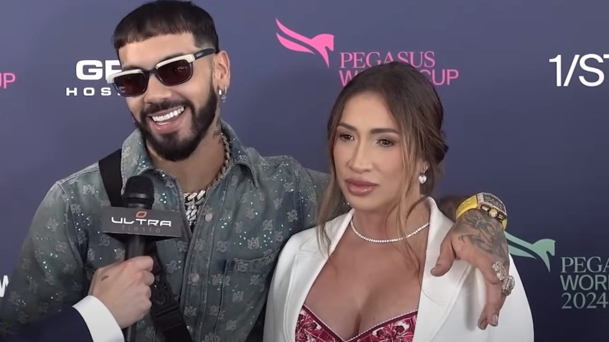 Anuel AA-Laury Saavedra