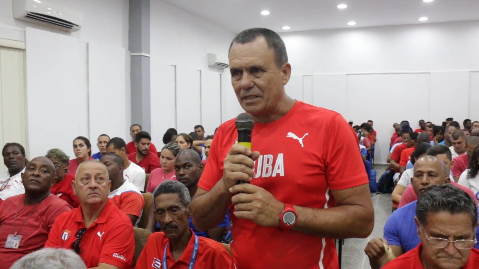 Entrenador culpa a boxeador cubano por eliminación en París 2024 No hizo lo que se le ordenó