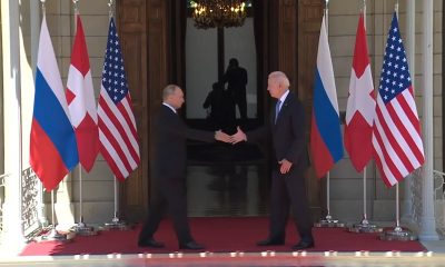 Estados Unidos y Rusia logran el mayor intercambio de prisioneros desde la Guerra Fría