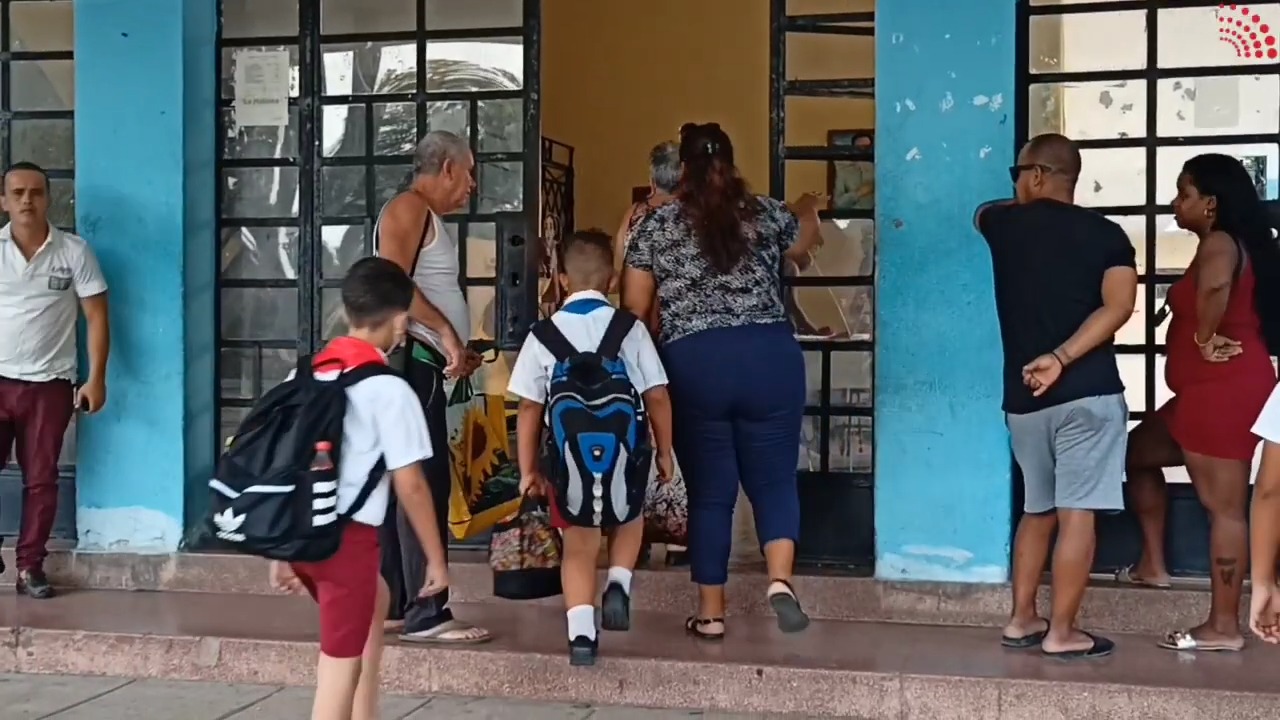Faltan 24.000 maestros en Cuba para iniciar el curso escolar