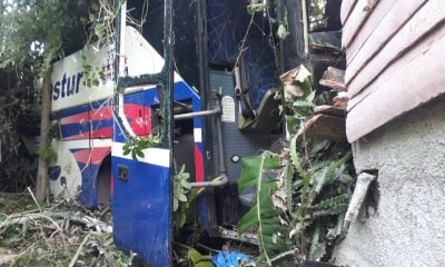 Guagua de Transtur colisiona con un camión en el municipio de Palma Soriano