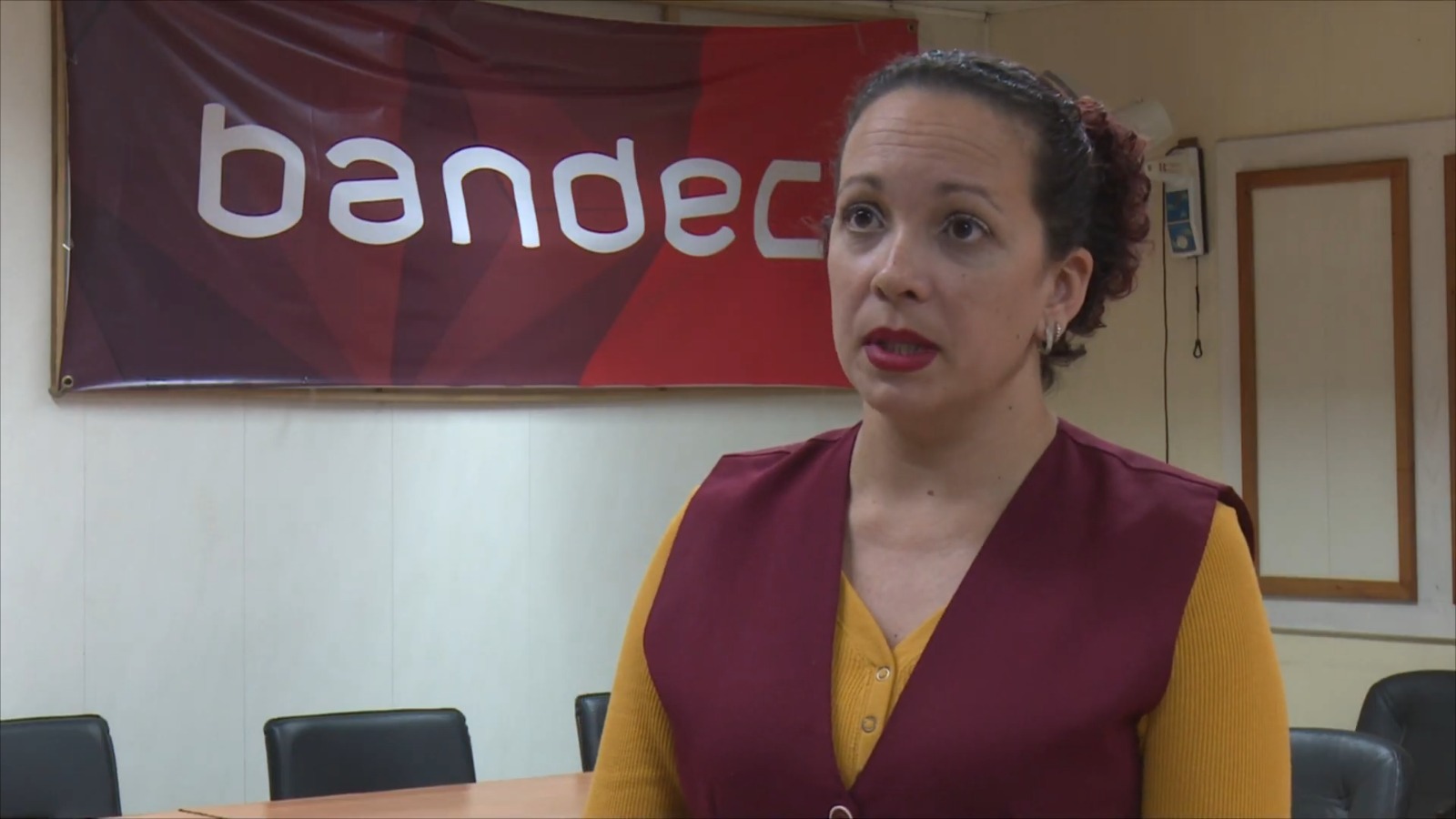 Banco cubano anuncia nueva forma de extraer efectivo en sus sucursales