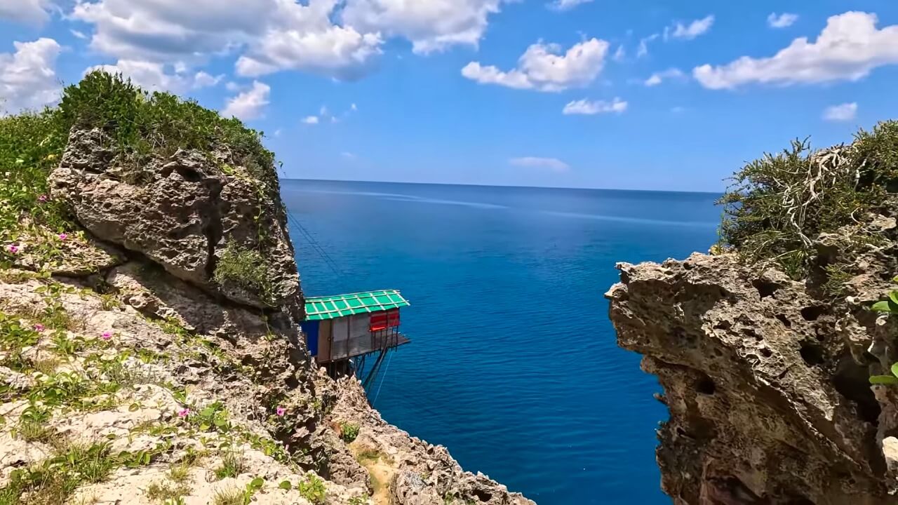 En casas colgantes así es la peligrosa vida de los pescadores cubanos (2)