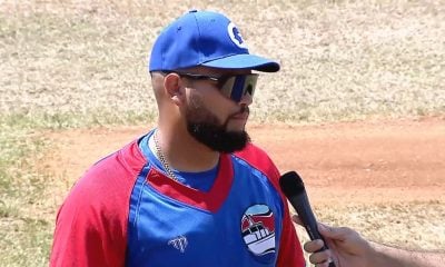 Nieto del comandante Guillermo García sale de Cuba para jugar en la MLB