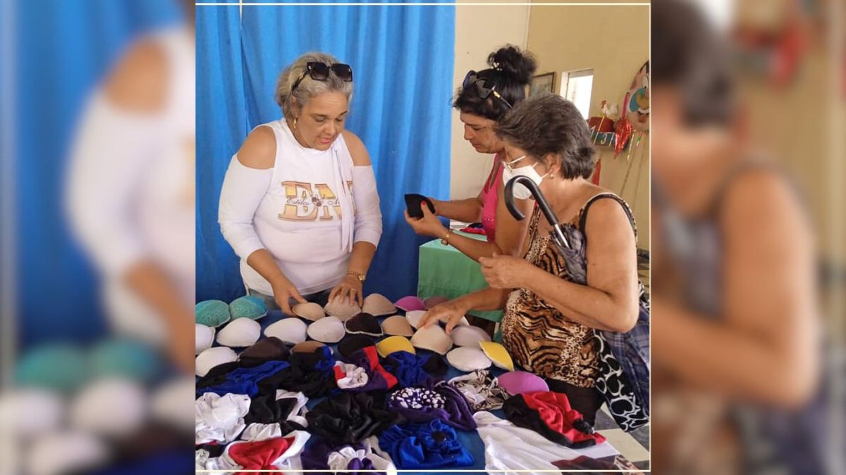 Recolecta de residuos reciclables para crear prótesis de mama en Cuba