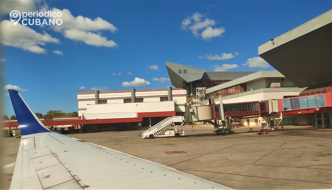 Turista ruso intentó abrir la puerta de avión tras unas vacaciones en Cuba
