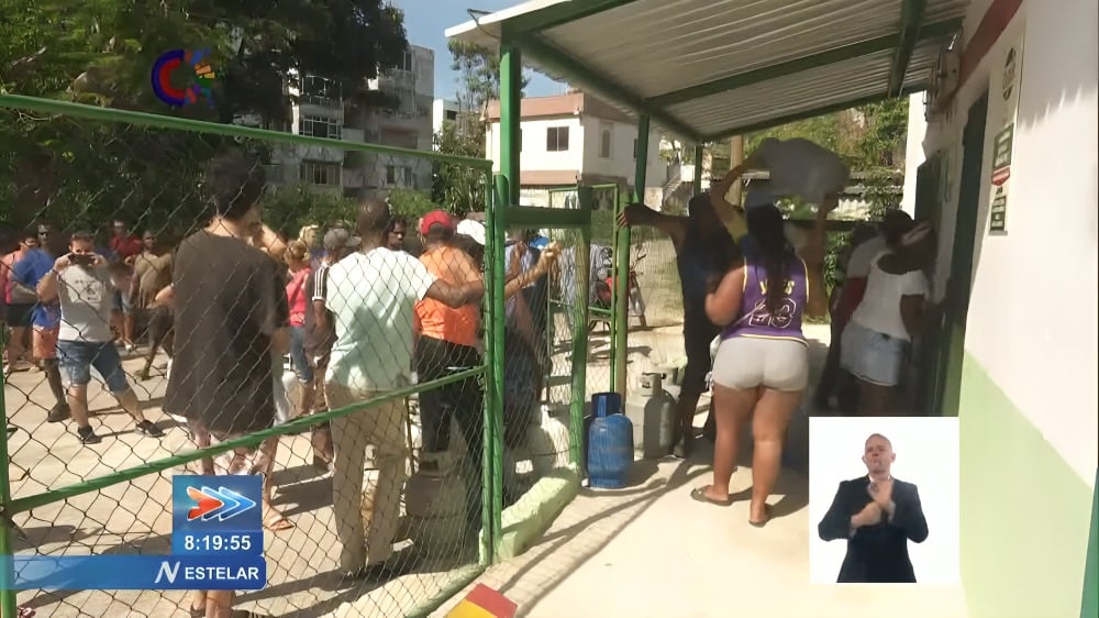 Barco de gas licuado inicia descarga parcial en Cuba tras pago inicial del gobierno