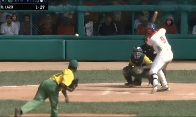 Cuba inicia con escándalo en la Copa del Caribe: Pelotero es sorprendido haciendo trampa