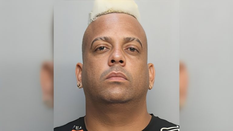 Cubano bajo arresto por amenazar a su familia con un arma en Miami-Dade