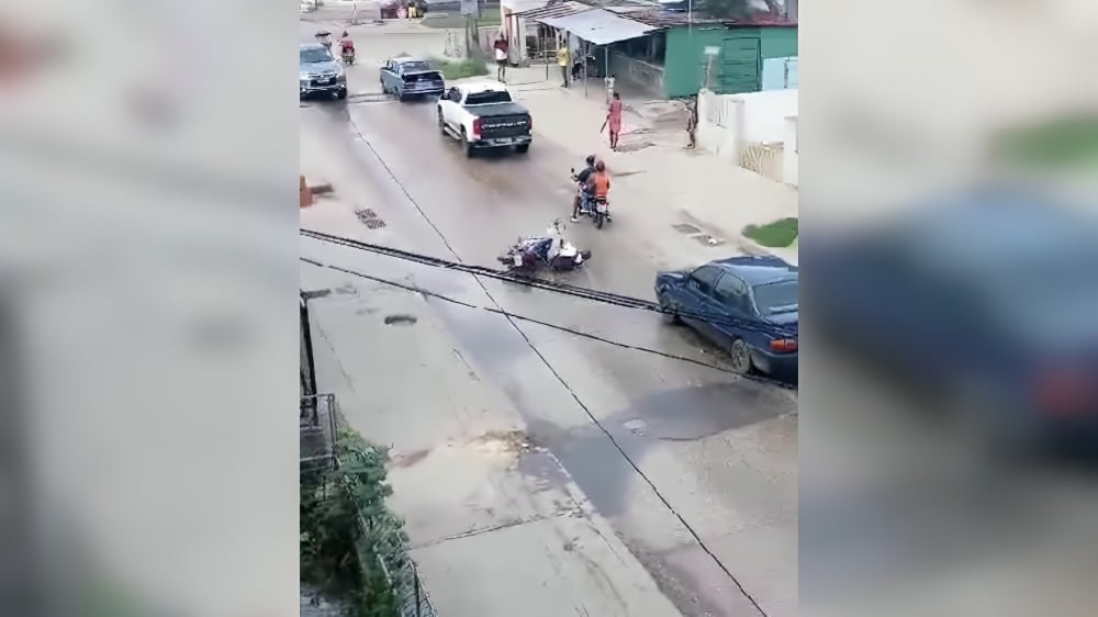 Derrame de aceite provoca varios accidentes en una calles de La Habana (1)