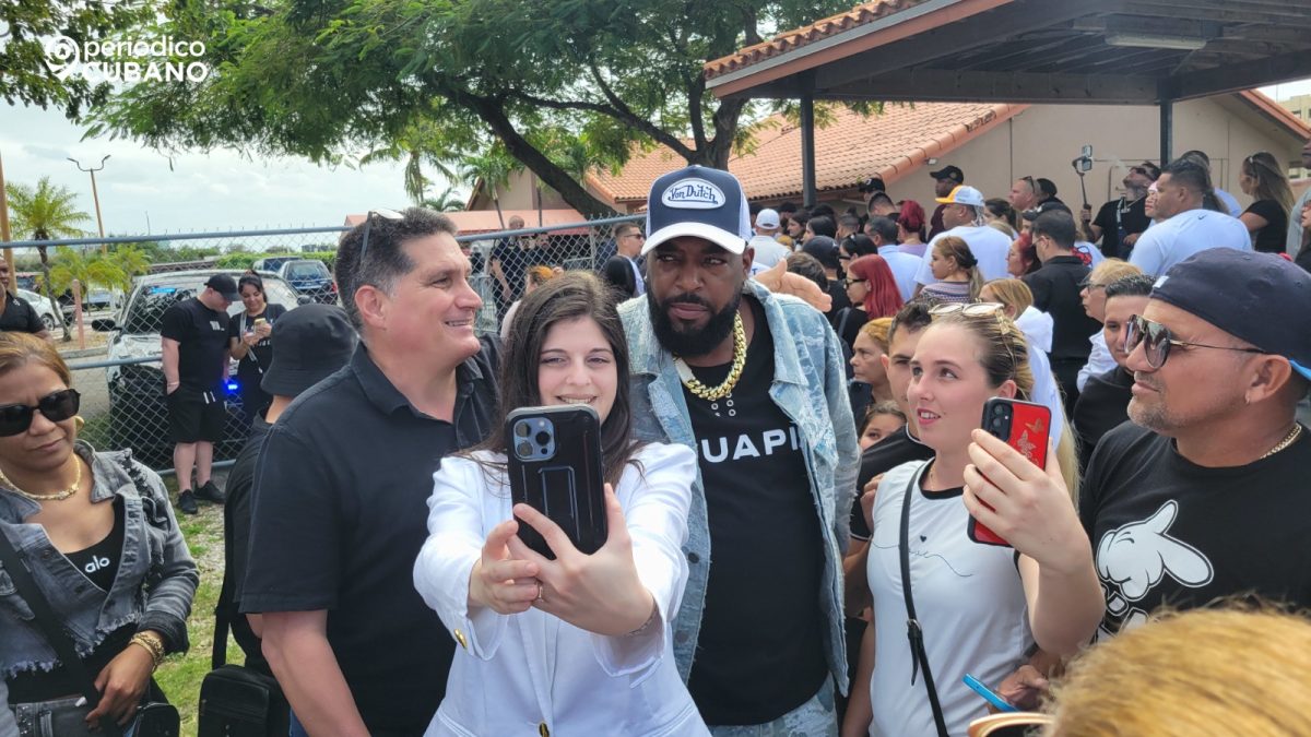 El Micha en el funeral del Taiger