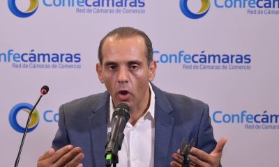 Exfuncionario demócrata desata controversia sobre inmigración cubana: “les regalan la Green card”