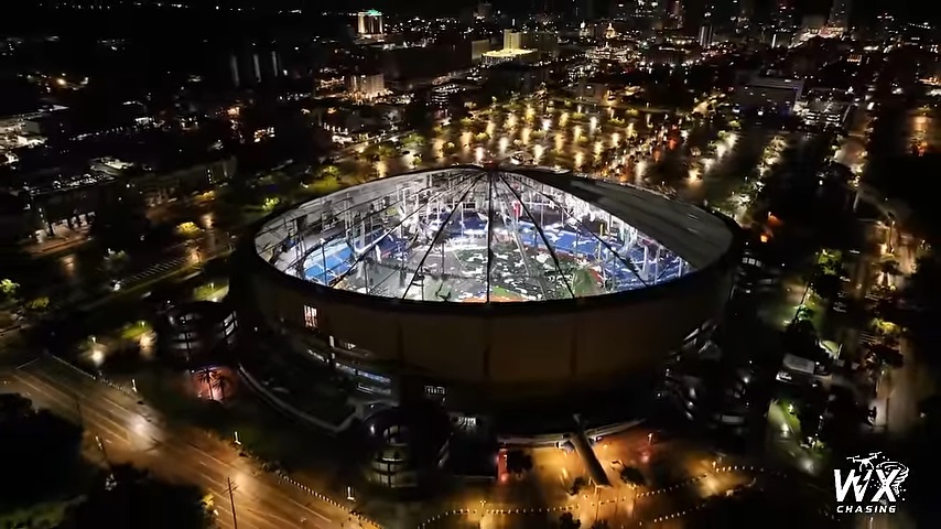 Huracán Milton destruye el techo del Tropicana Field en St. Petersburg