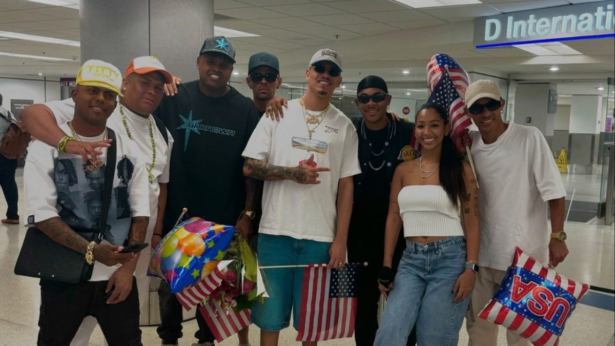 Oniel Bebeshito-su banda-musicos