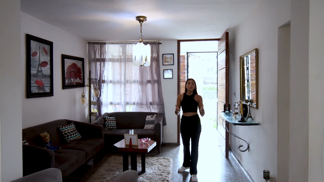 Venden casa capitalista de 1950 con cinco habitación es y tres baños por 160.000 dólares