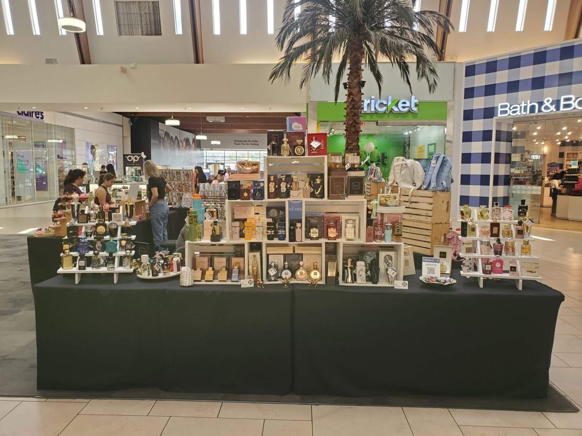 Venta prenavideña de perfumes árabes en el Miami International Mall (1)