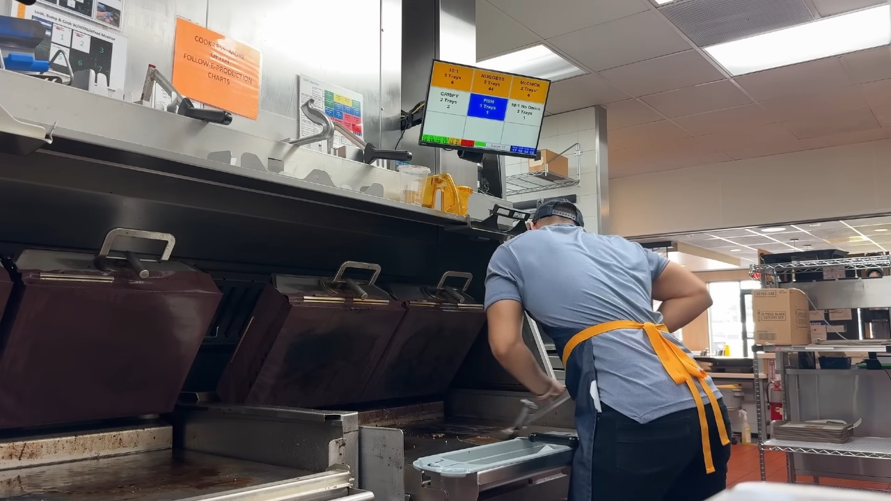 Cubano recién llegado a Orlando revela cuánto gana trabajando en un McDonald's