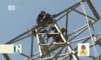 Huracán Rafael derriba torres eléctricas en autopista Habana-Pinar y extiende el apagón