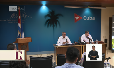 los ministros Joaquín Alonso Vázquez, de Economía y Planificación, y Óscar Pérez Oliva-Fraga