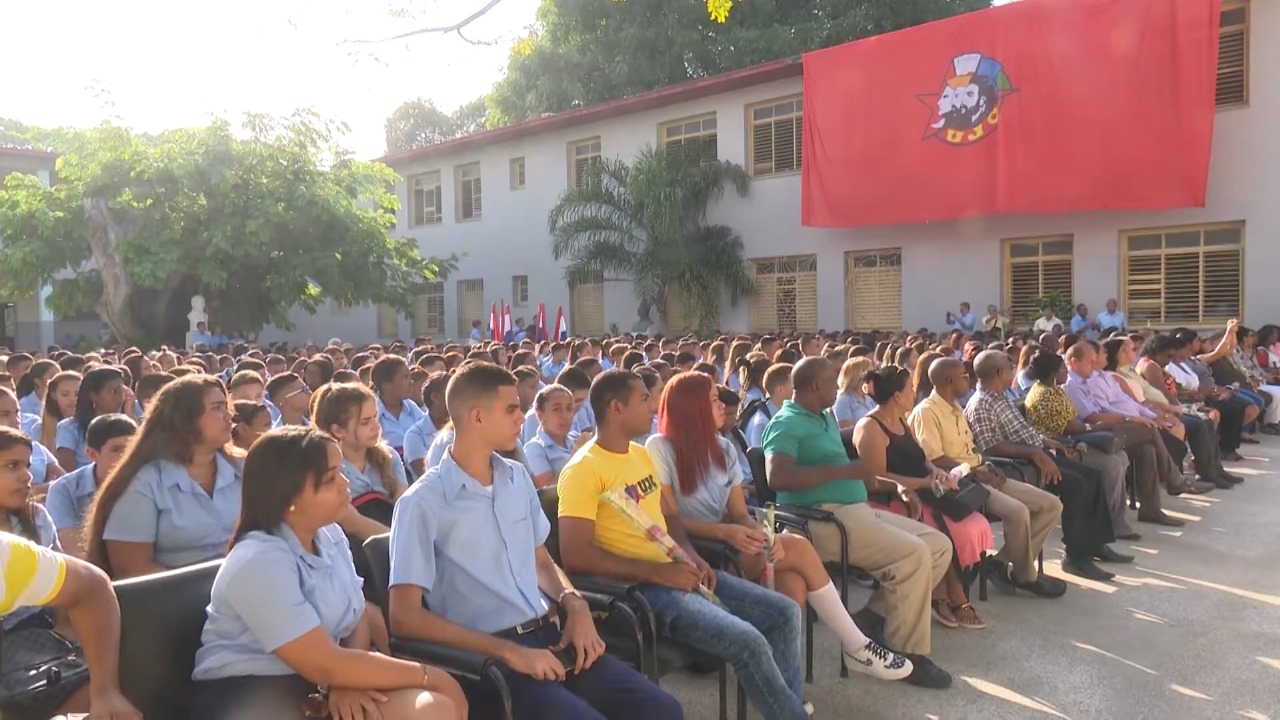 UNESCO dona a Cuba kits escolares y 1.000 dólares por escuela afectada tras desastres naturales