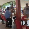 Viajera cubana se queja de los altos precios de la comida en el aeropuerto de La Habana