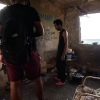 La comunidad que ha ocupado el edificio Riomar en La Habana sobrevive con lo que recoge de la basura